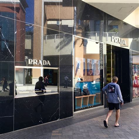 Prada outlet stores